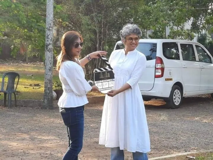 മമ്മൂട്ടി ചിത്രത്തിന് ക്ലാപ്പടിച്ച് നസ്രിയയും ജോതിർമയിയും