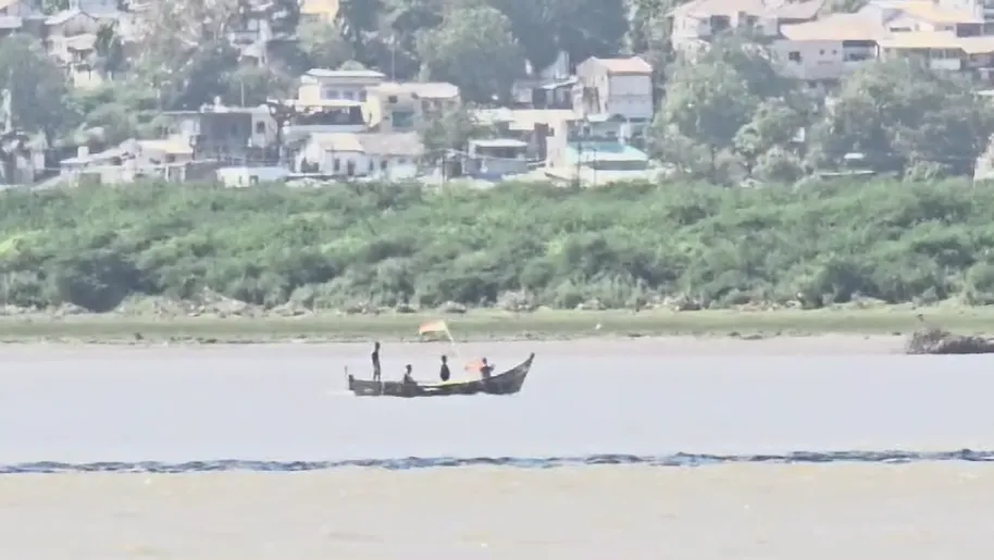 Narmadamaiya Bridge Suicide