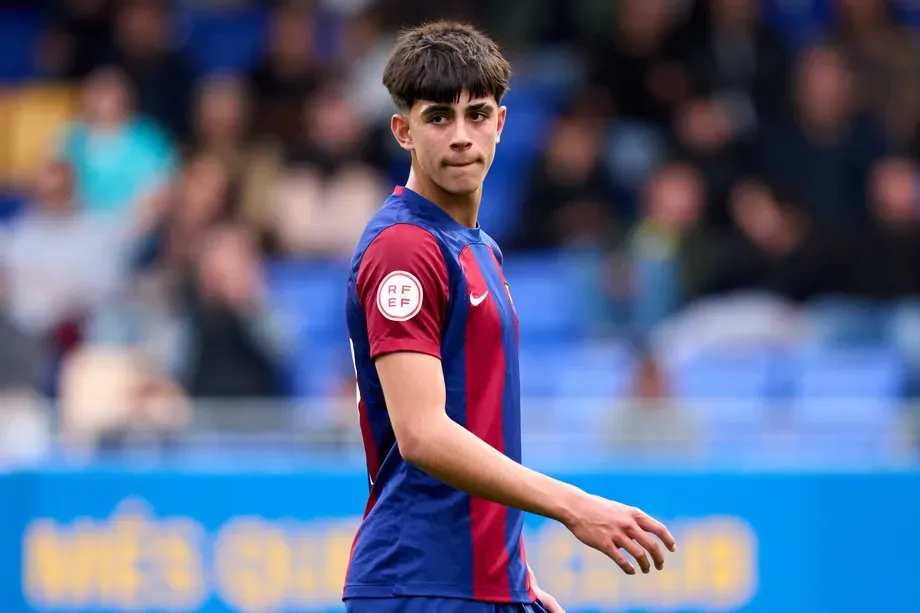 Marc Bernal on the field for Barcelona- Sportz Point.com