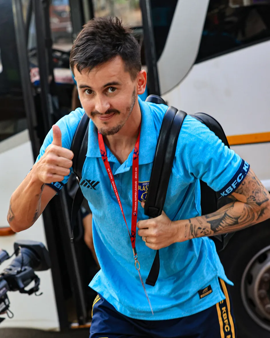 Adrian Luna arriving at the stadium before the Odisha FC vs Kerala Blasters ISL 2023-24 playoff match | sportzpoint.com