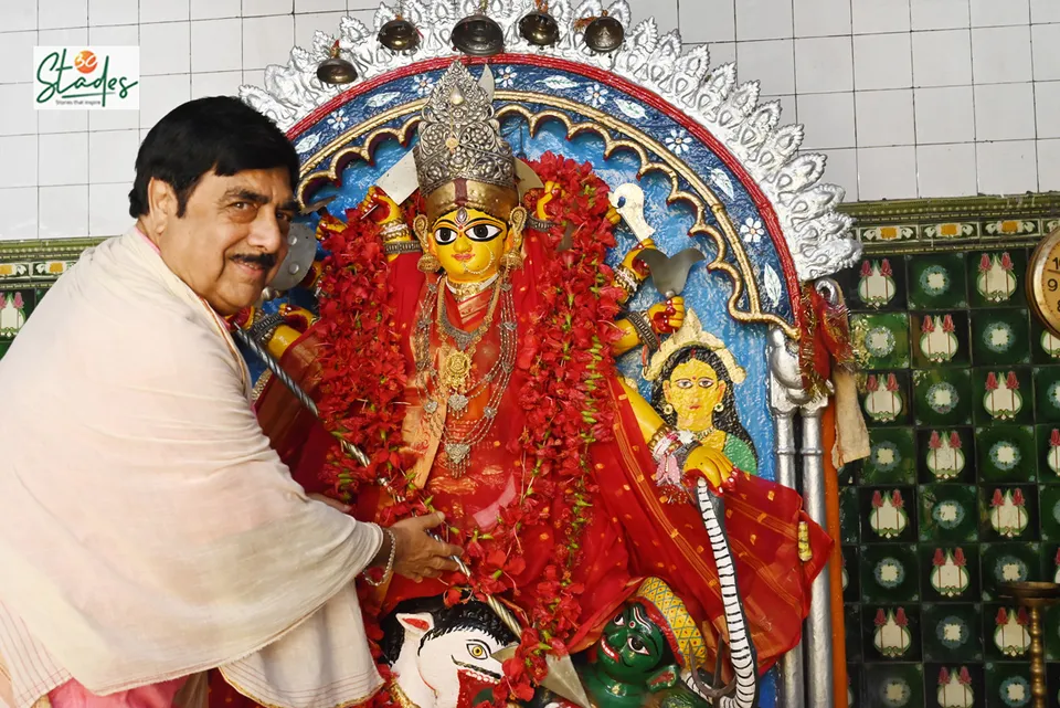 Priest Kashiswar Roy Chowdhuri at the Chitteswari Durga temple in North Kolkata. Pic: Partho Burman
