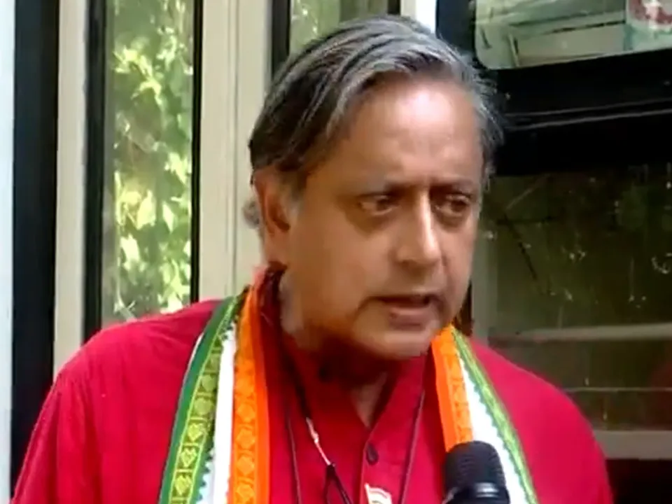 shashi tharoor aq1.jpg