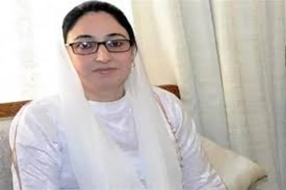 Dr. Darakhshan Andrabi 