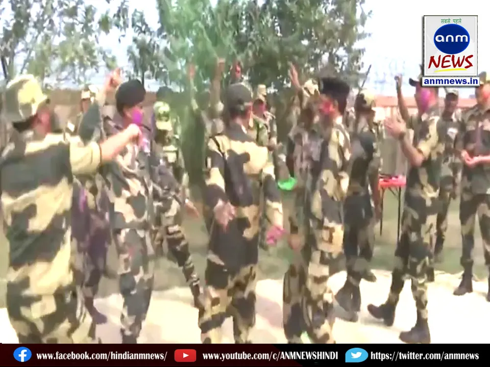 Soldiers posted at border posts on the border are celebrating Holi