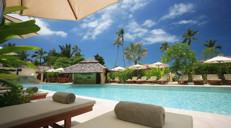 Holiday Poverty Might Be A Real Deal But We Have Got You Covered With These 7 Travel Tips