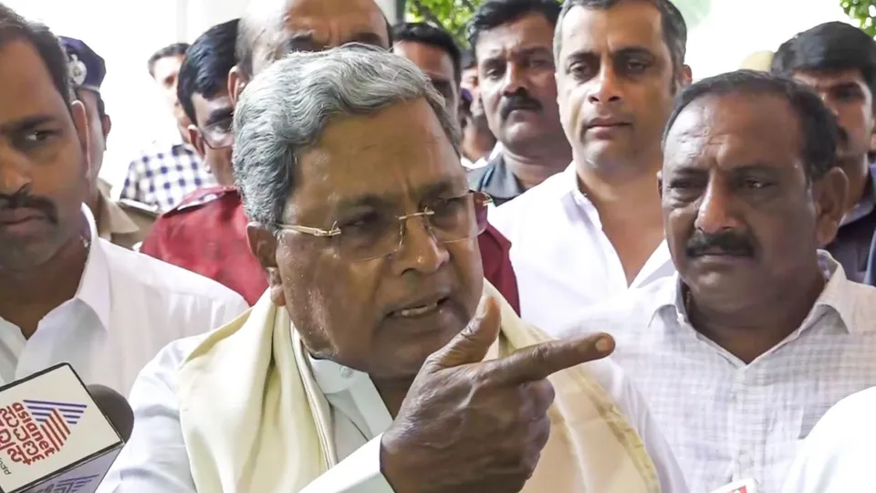 Karnataka Chief Minister Siddaramaiah addresses the media after being questioned by the Lokayukta police in the MUDA site allotment case, in Mysuru, Wednesday, Nov. 6, 2024.