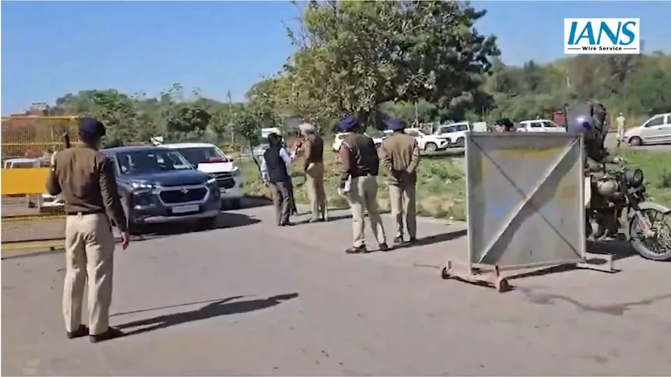 All check points leading to Delhi closed due to SKM protest image