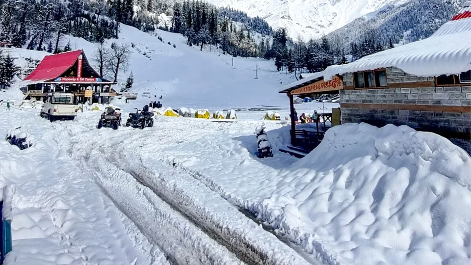 A view of the Solang Nala after fresh snowfall, in Kullu district, Himachal Pradesh.