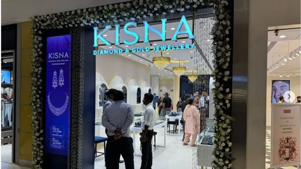 Kisna diamond jewelery showroom