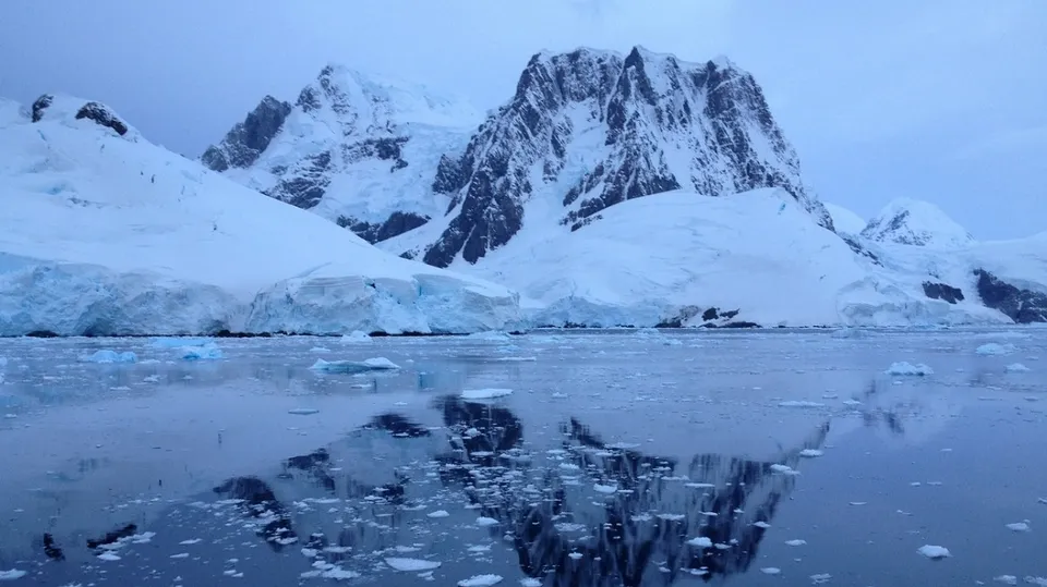 Antarctic sea ice.jpg