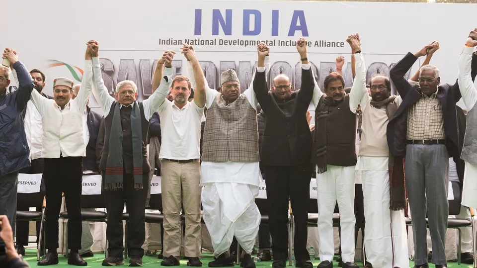 Congress President Mallikarjun Kharge with NCP chief Sharad Pawar and others during INDIA alliance protest at Jantar Mantar, in New Delhi