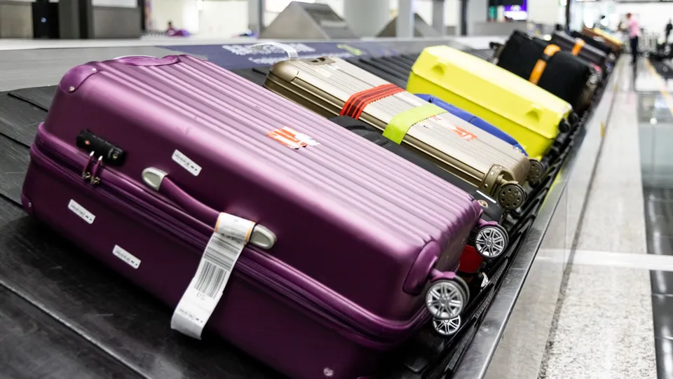 timely arrival of baggage Airport Conveyor Belt