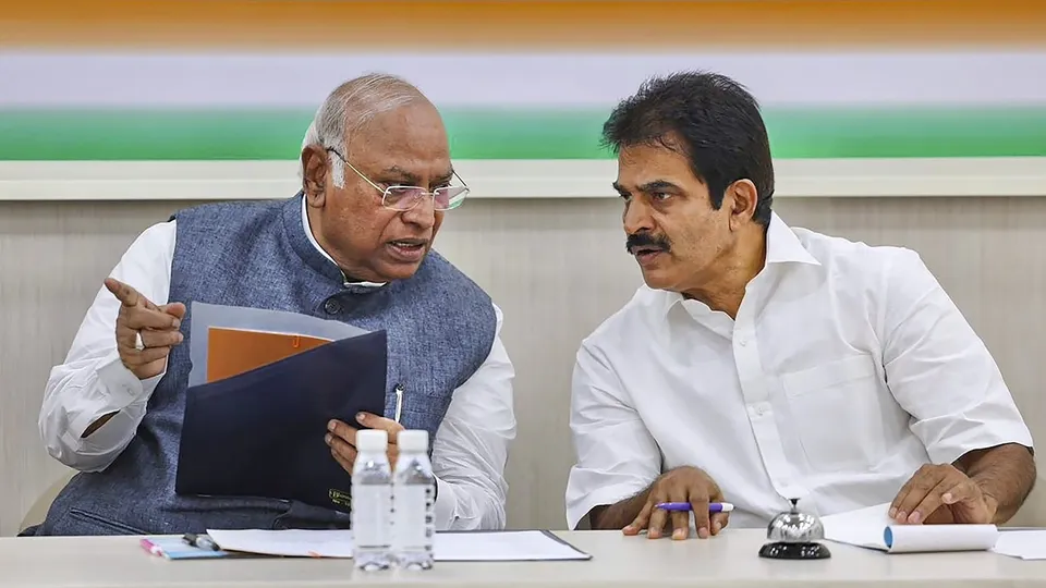 Mallikarjun Kharge KC Venugopal