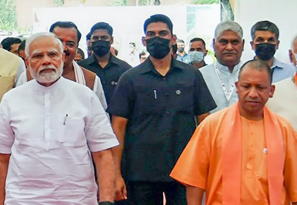 PM Modi with Yogi Adityanath in Lucknow