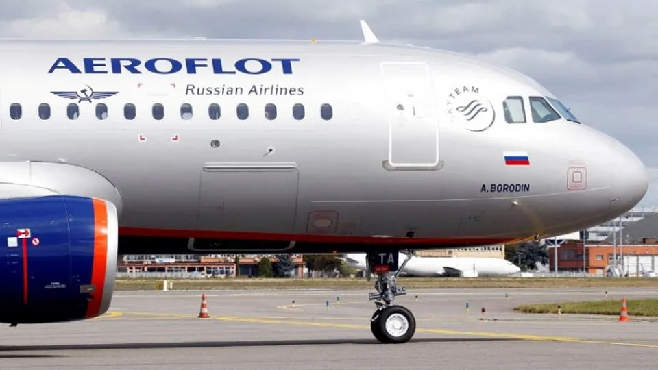 Aeroflot flight from Moscow makes emergency landing at Delhi airport following a bomb threat; nothing found so far