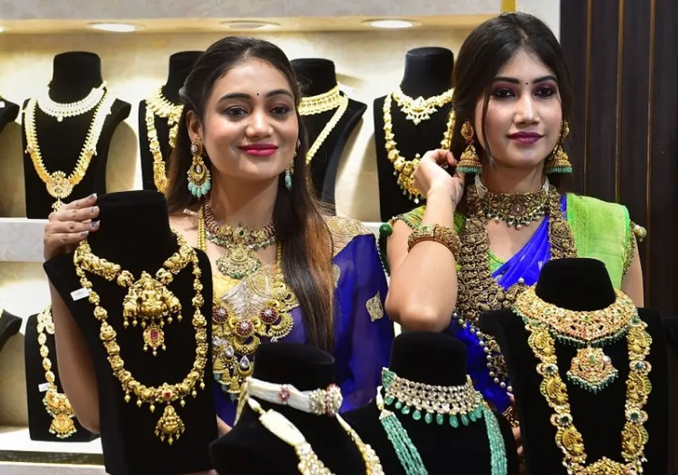 Akshaya Tritiya: Jewellers expect pick up in sales on softening of gold prices