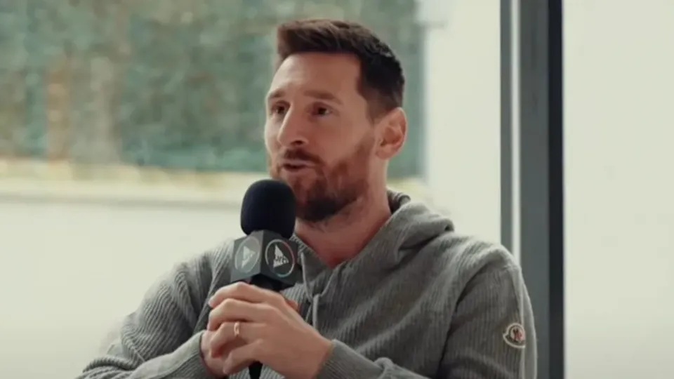 Lionel Messi speaks about being embarassed while speaking in English