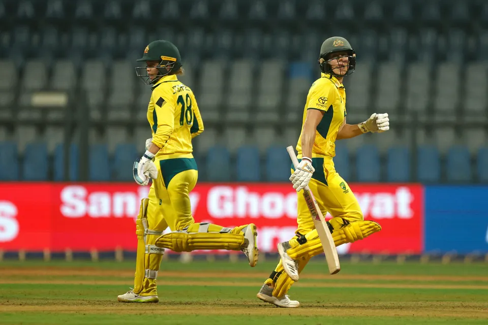 Phoebe Litchfield and Ellyse Perry