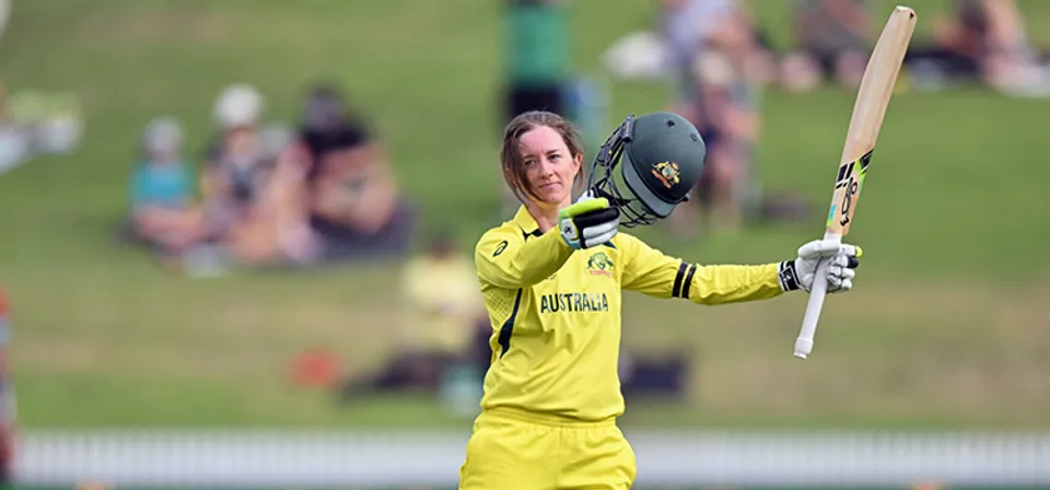 Australia fend off England's challenge at Seddon Park