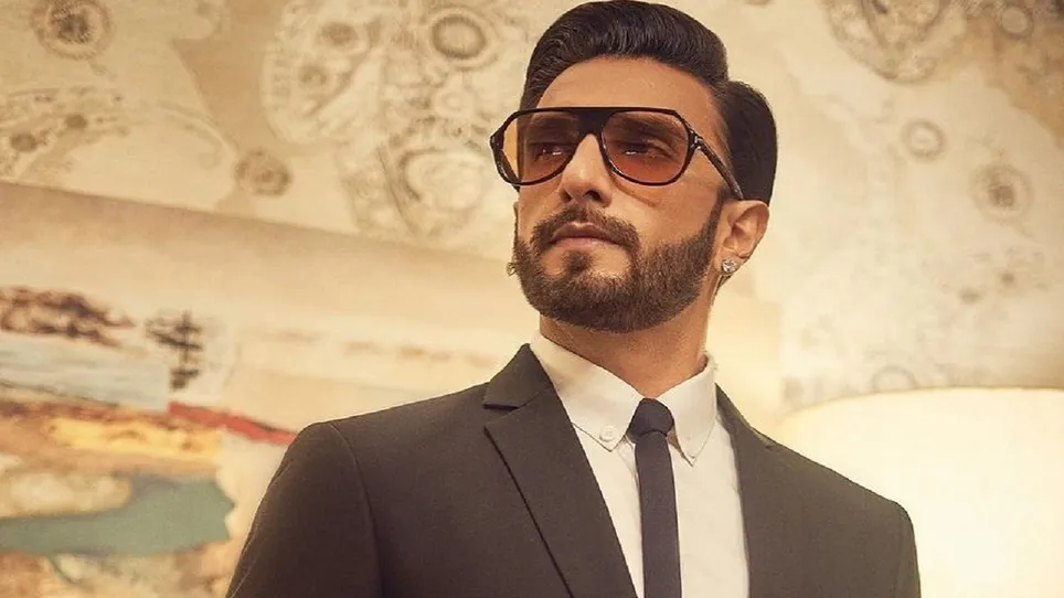 EXCLUSIVE: Farhan Akhtar gears up to announce Don 3 with Ranveer Singh,  teaser attached to Gadar 2 | PINKVILLA