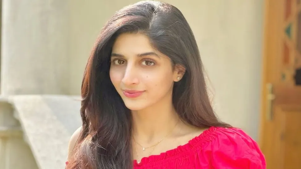  Sanam Teri Kasam's Mawra Hocane 