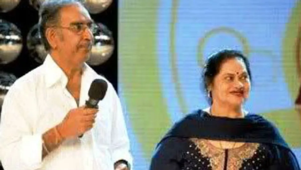 Ajay-Devgan-father-mother