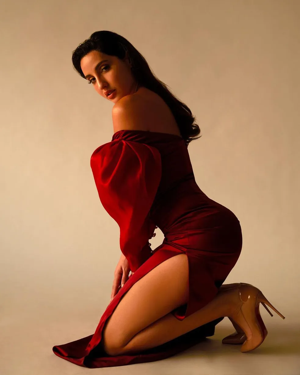 Nora Fatehi Looks Uber Sexy In Red Dress, See The Diva's Drop-Dead Gorgeous  Pictures - News18