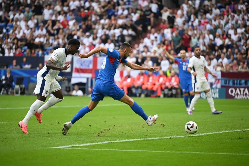 England vs Slovakia UEFA Euro 2024 Round 16 Live Updates | Schranz scores, Slovakia lead - sportzpoint.com