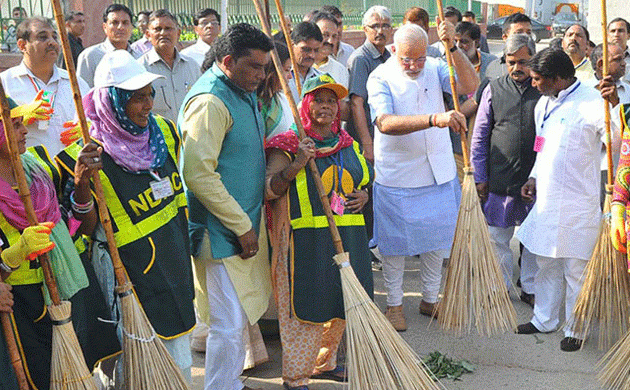 2nd anniversary of Swachh Bharat Mission: BJP leaders take part in cleanliness drive across Delhi