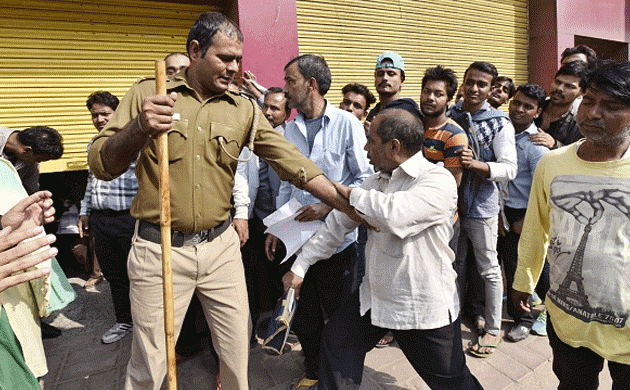 More cash woes in offing: Banks will not swap notes of other-bank customers; senior citizens exempted 