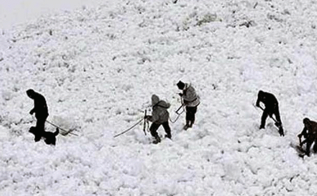 Kupwara: All 5 army personnel trapped after snow track caved in successfully rescued